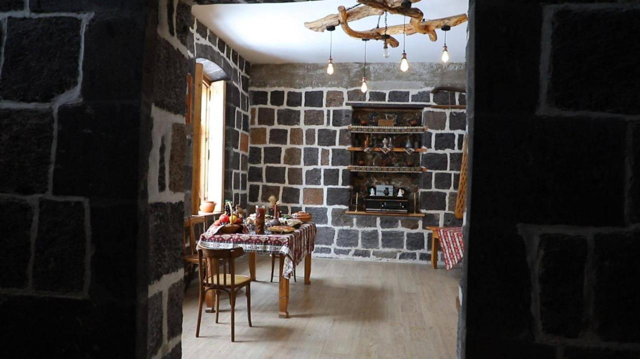 Guesthouse Emma Gyumri Esterno foto