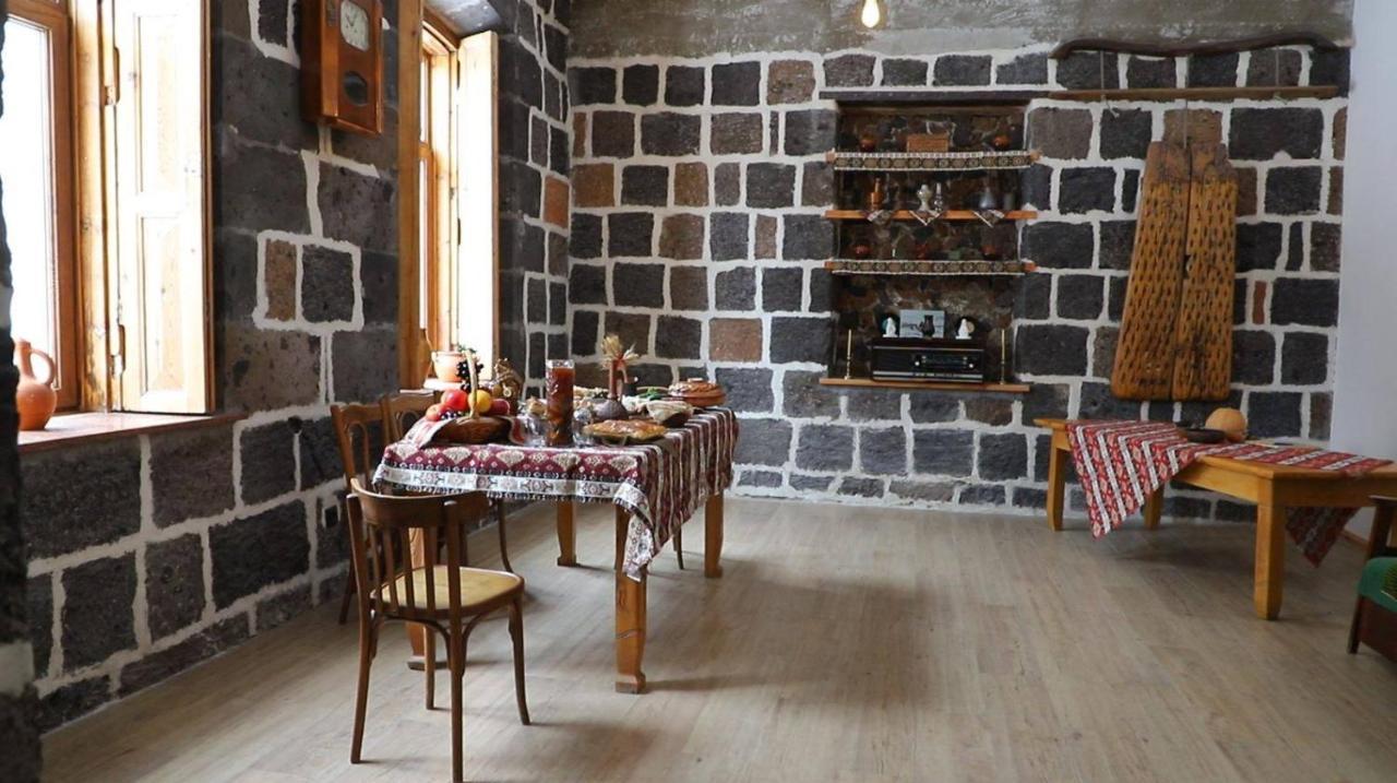 Guesthouse Emma Gyumri Esterno foto